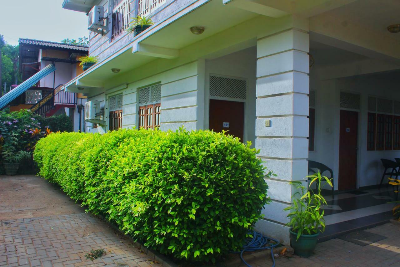 Hotel Senora Kataragama Exterior foto
